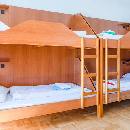 Haus Wendy Хостел *